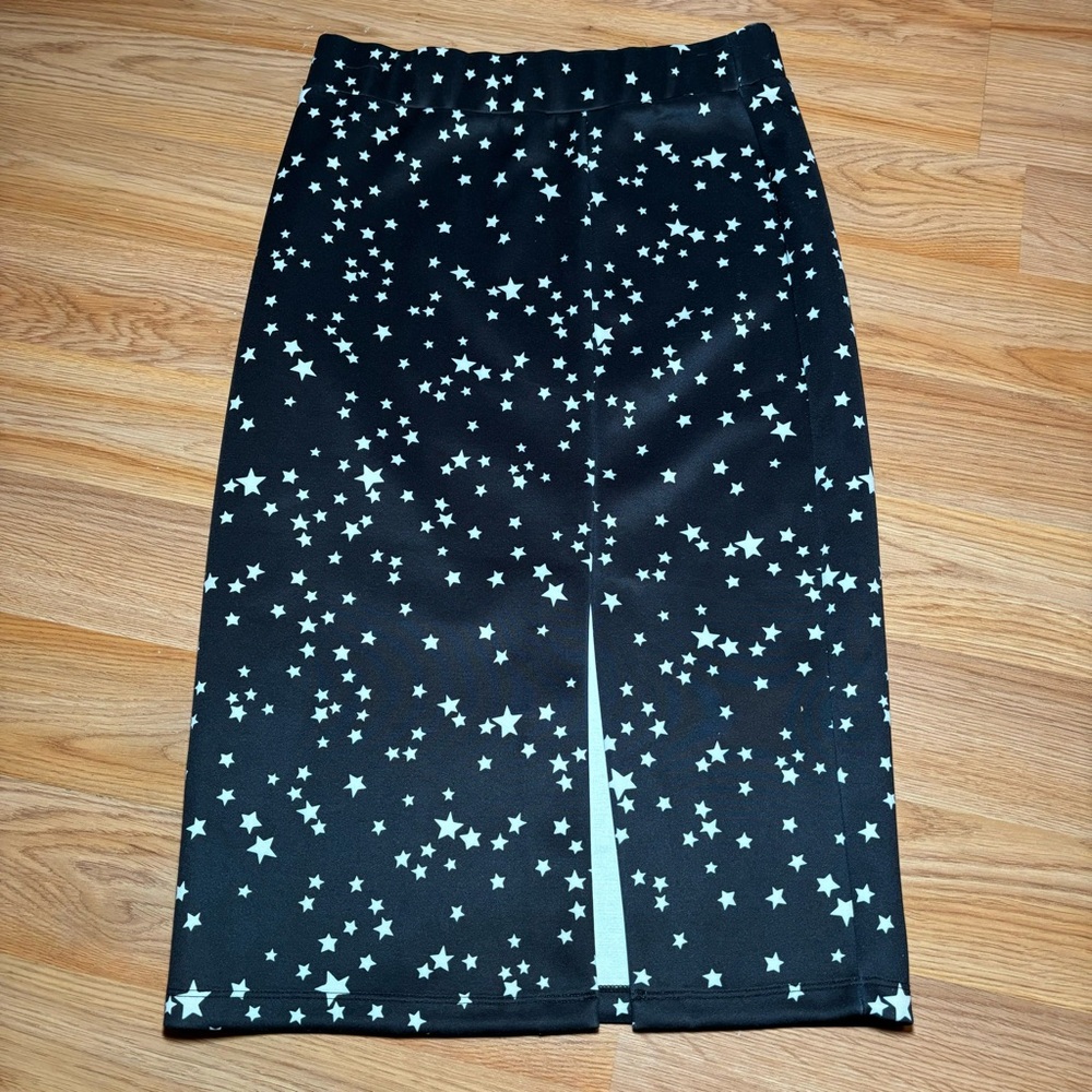 Gianni Bini Star Pencil Skirt, Size M Black Star Detail